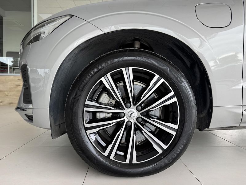 Volvo XC60 T6 AWD*Recharge*Odvětr.Sedadla - fotka 34 z 35