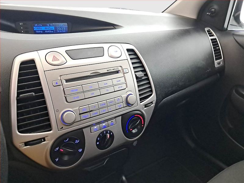 Hyundai i20 (2012) 1.2 - fotka 12 z 14