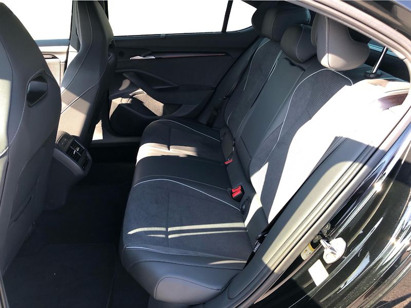 Škoda Superb 1,5 TSI  iV - fotka 12 z 30