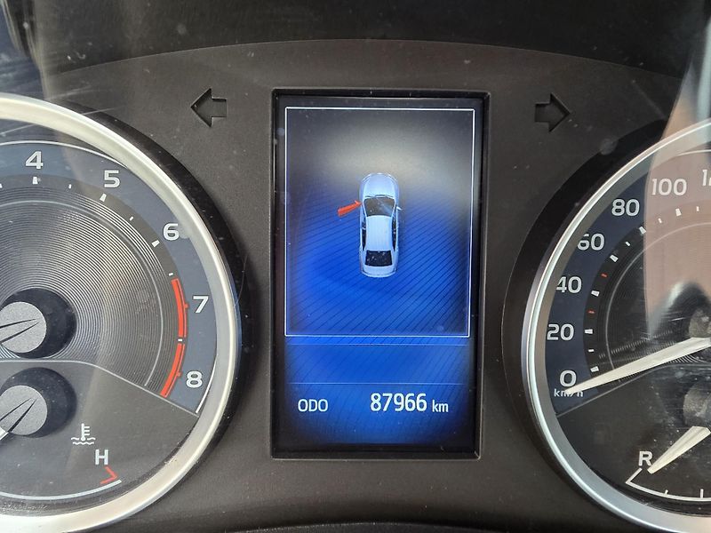 Toyota Corolla 1.6-AUTOMAT-NAVI-KAMERA - fotka 18 z 26