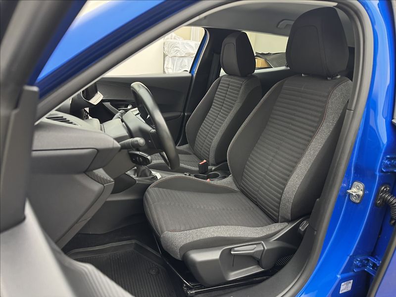 Peugeot 2008 1,5 HDi ACTIVE LED SENZORY ČR - fotka 25 z 36