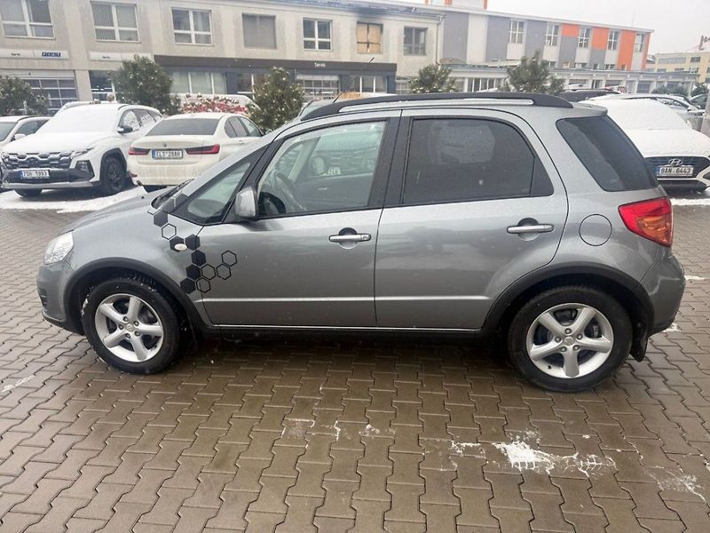 Suzuki SX4 1,6 4x2 - fotka 3 z 11