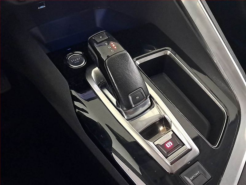 Peugeot 3008 (2018) 1.6 BlueHDi, Automat - fotka 13 z 18