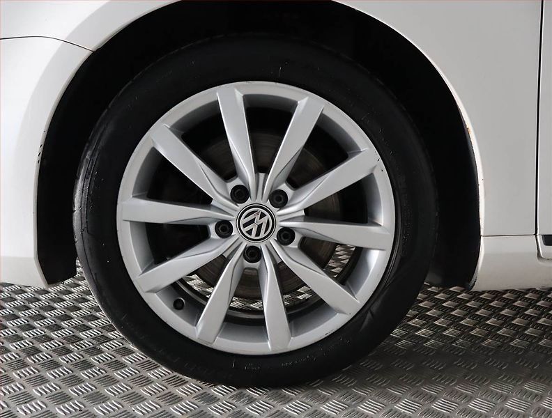 Volkswagen Passat (2013) 1.6 TDI, Serv.kniha, Tempomat - fotka 15 z 20