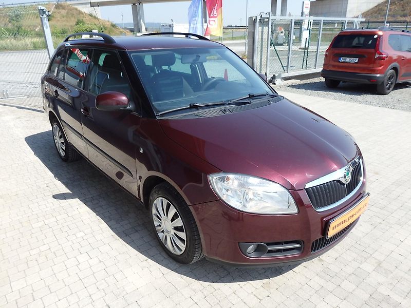 Škoda Fabia COMBI 1.4 16V ABS, KLIMATIZACE - fotka 3 z 13