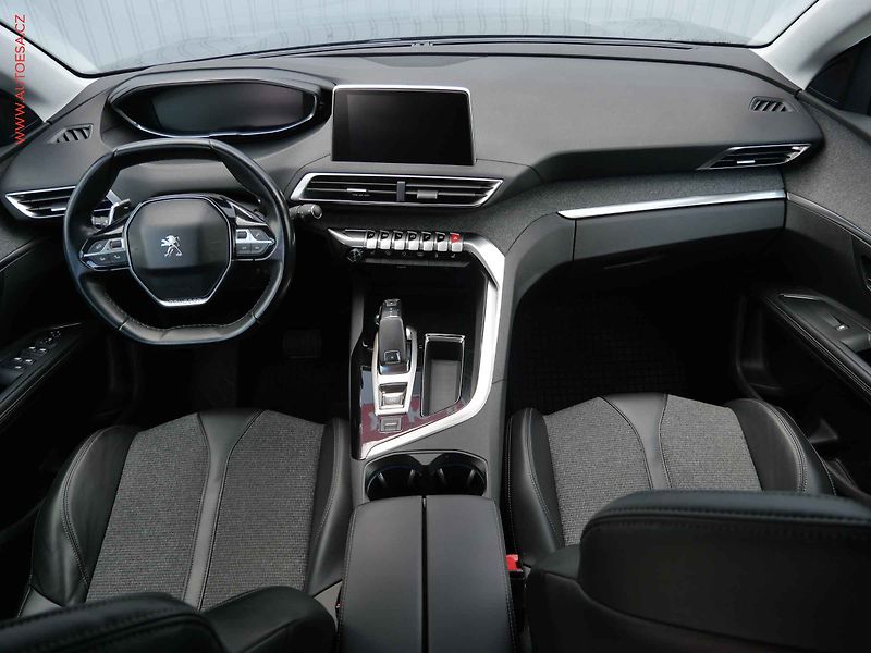 Peugeot 5008 (2018) 2.0HDi, AT, LED, kamera - fotka 9 z 28