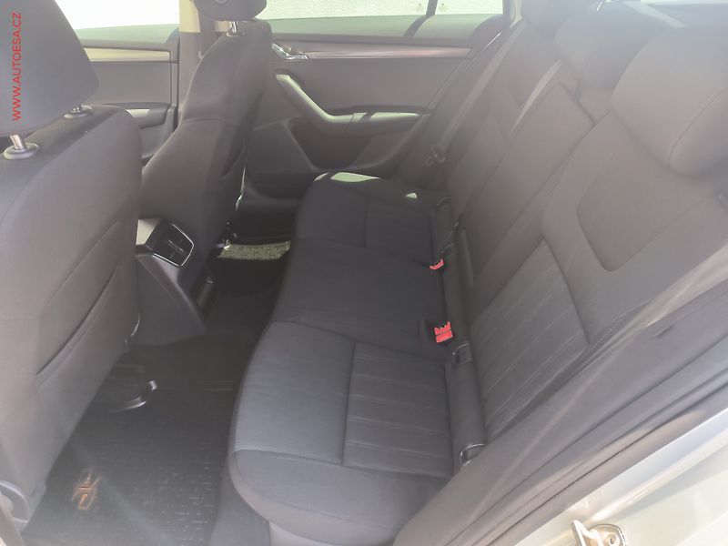 Škoda Octavia (2019) 2.0 TSi, Style, DSG, LED, TZ - fotka 10 z 24