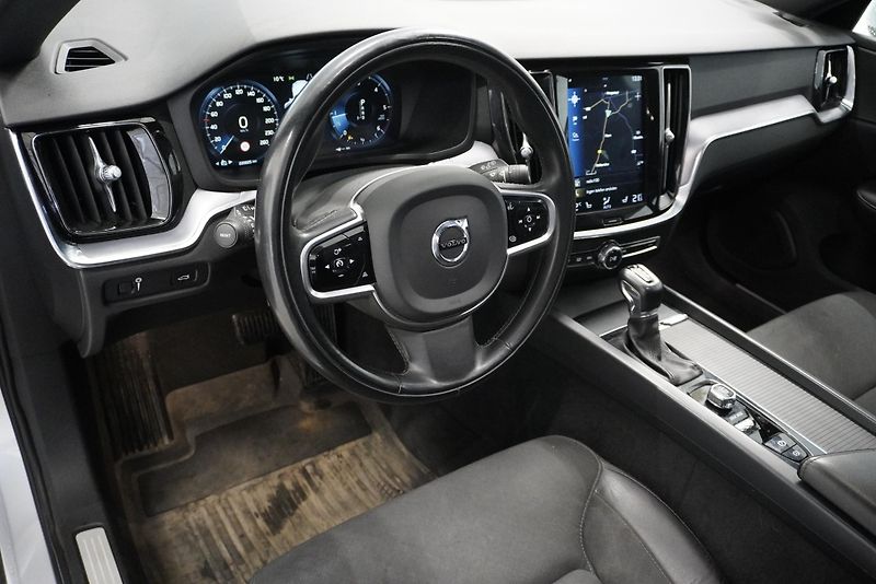 Volvo V60  CROSS COUNTRY D4 POLESTAR 4X4 - fotka 12 z 30