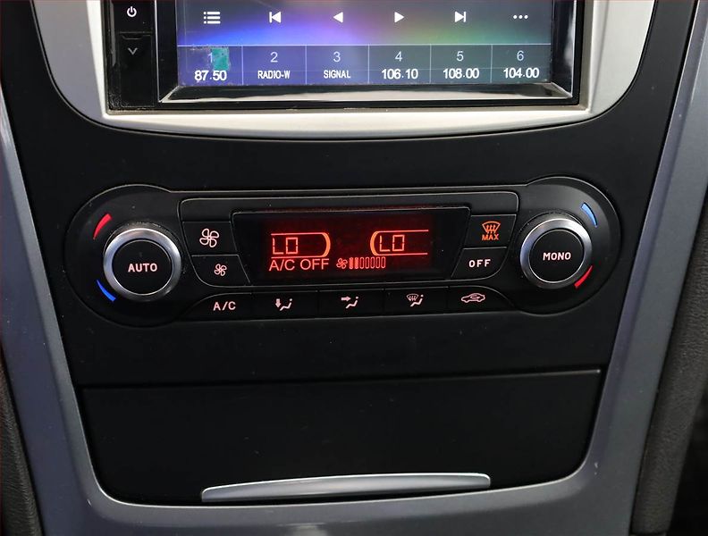 Ford Mondeo (2013) 2.0 TDCi, Xenony, Tempomat - fotka 12 z 17