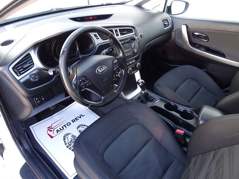 Kia Ceed (2013) 1.6CRDi,94kW,NovéČR,klima - fotka 7 z 21