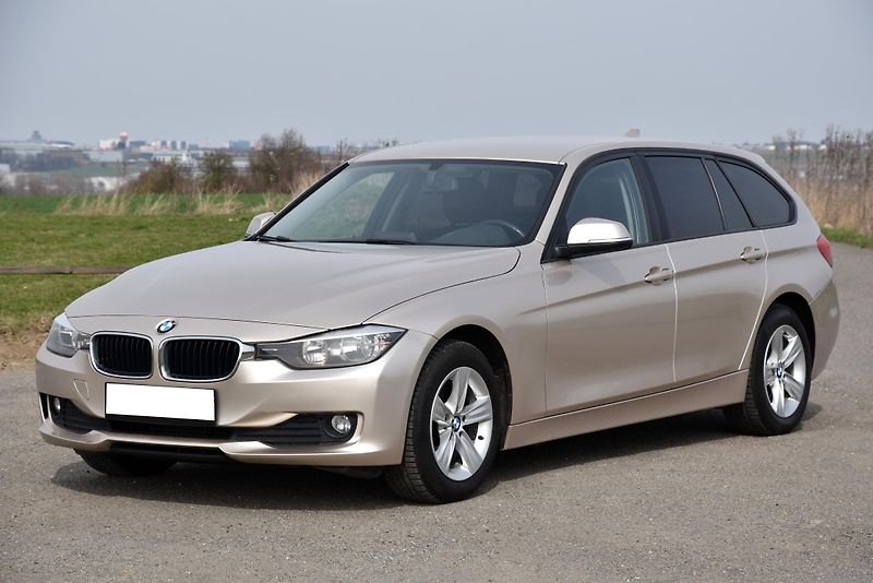 BMW Řada 3 318d (2.0) 6st, NAVI, ALU, PDC - fotka 6 z 51