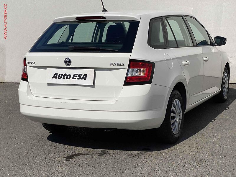 Škoda Fabia (2017) 1.0 TSi, ČR, AC, park.kamera - fotka 4 z 17