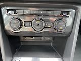 Volkswagen Tiguan 1.4 TSI 110kW - 1xMAJ. - LED - náhled 26