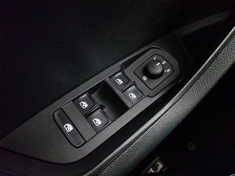 Škoda Karoq (2018) Ambition Plus 1.5 TSI - fotka 17 z 19