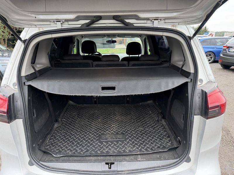 Opel Zafira 2.0 CDTi 7 MIST - fotka 12 z 23