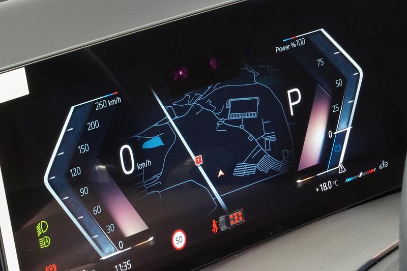 BMW X7 Xdrive40d,ČR,DPH,NZ.TOP,Tažné - fotka 19 z 45