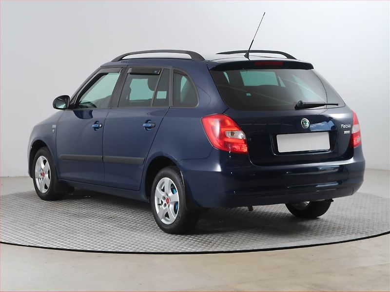 Škoda Fabia (2011) 1.2 12V, Serv.kniha, nová STK - fotka 4 z 14
