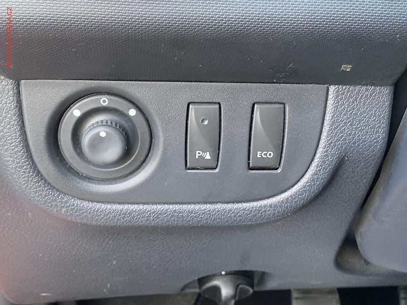 Dacia Sandero (2014) 0.9 TCe, Stepway, AC, park - fotka 12 z 18