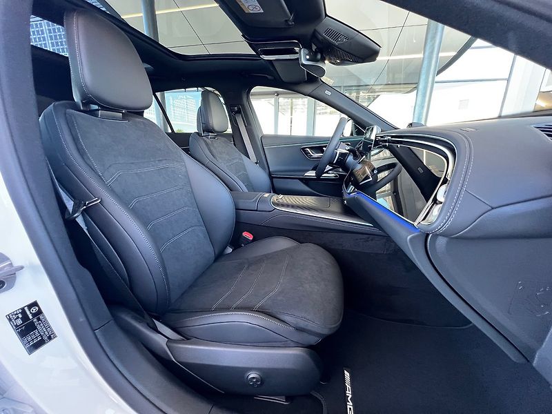 Mercedes-Benz Třídy E (2025) 300 de 4MATIC kombi s EQ - fotka 20 z 35