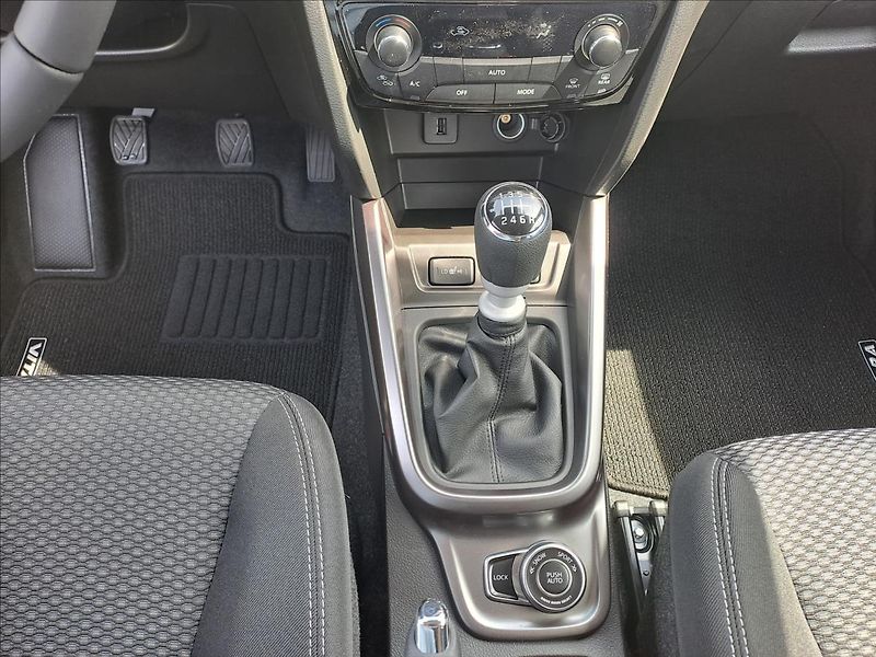 Suzuki Vitara (2026) 1,4 Premium AllGrip - fotka 12 z 25
