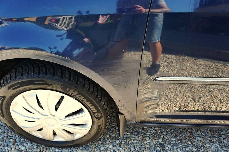 Volkswagen Touran (2011) 2,0 TDI 103 kW - fotka 48 z 48