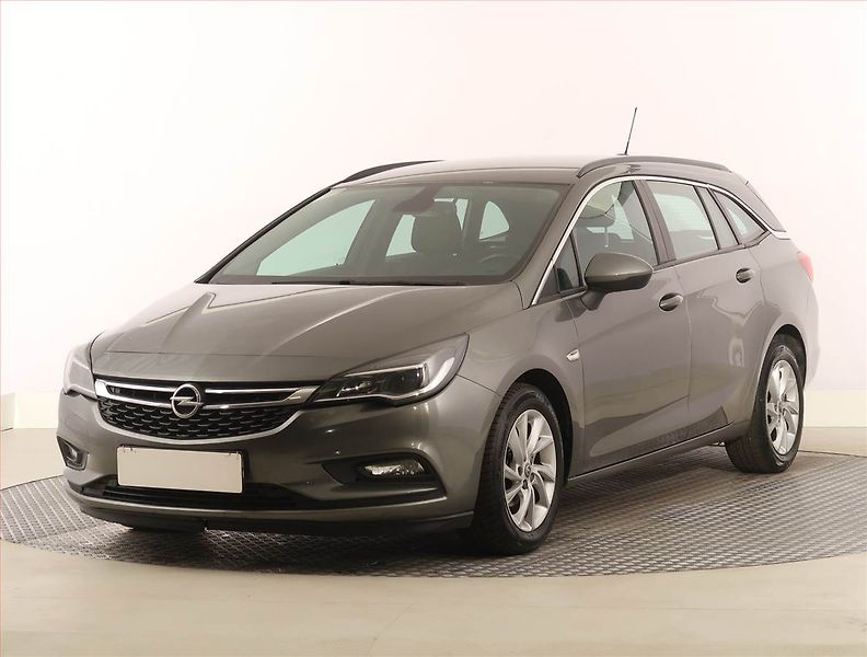 Opel Astra (2019) 1.6 CDTI, Navi, Tempomat - fotka 2 z 18