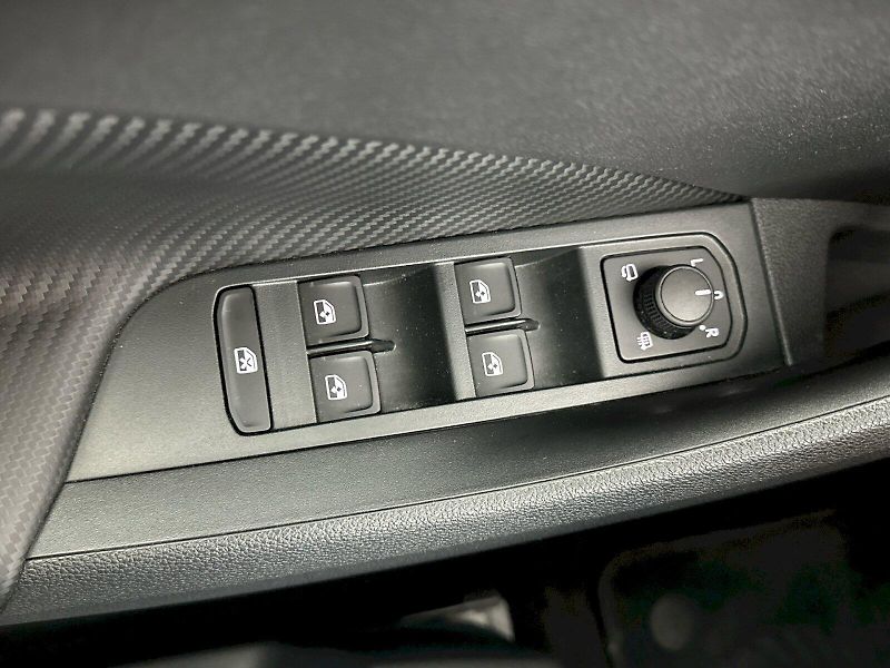 Škoda Kamiq (2025) DSG 1.0TSI 85kW Monte Carlo - fotka 27 z 32