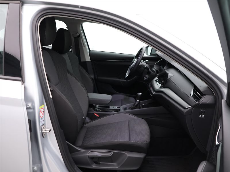 Škoda Octavia 1,5 TSI 110KW AMBITION LED CZ - fotka 11 z 27