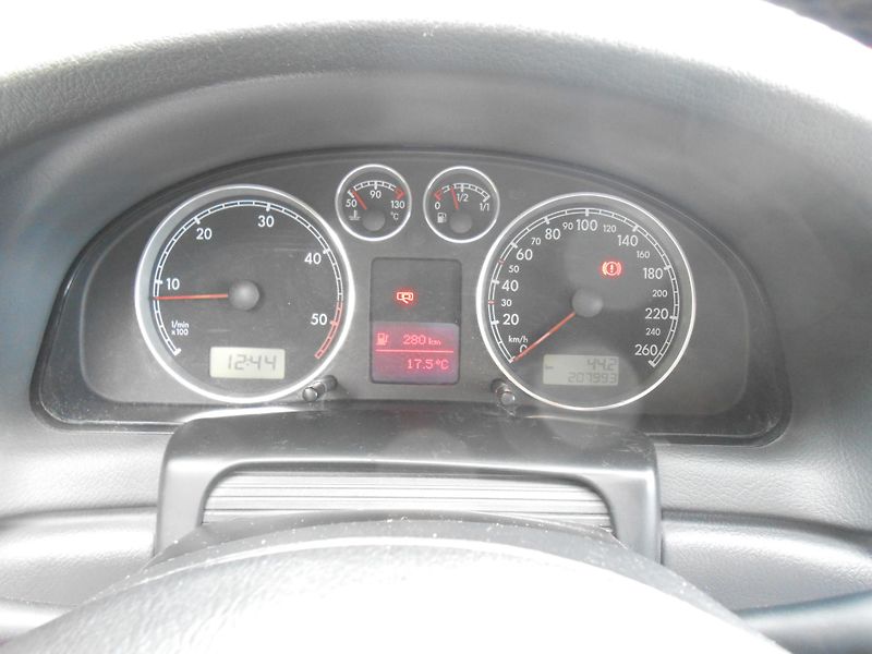 Volkswagen Passat 1.9TDi,96KW,KLIMA,207TKm - fotka 7 z 21