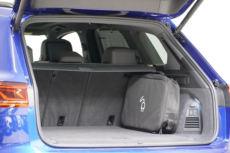 Volkswagen Touareg R ČR,DPH,1.MAJ,360,Tažné,HUD - fotka 9 z 40