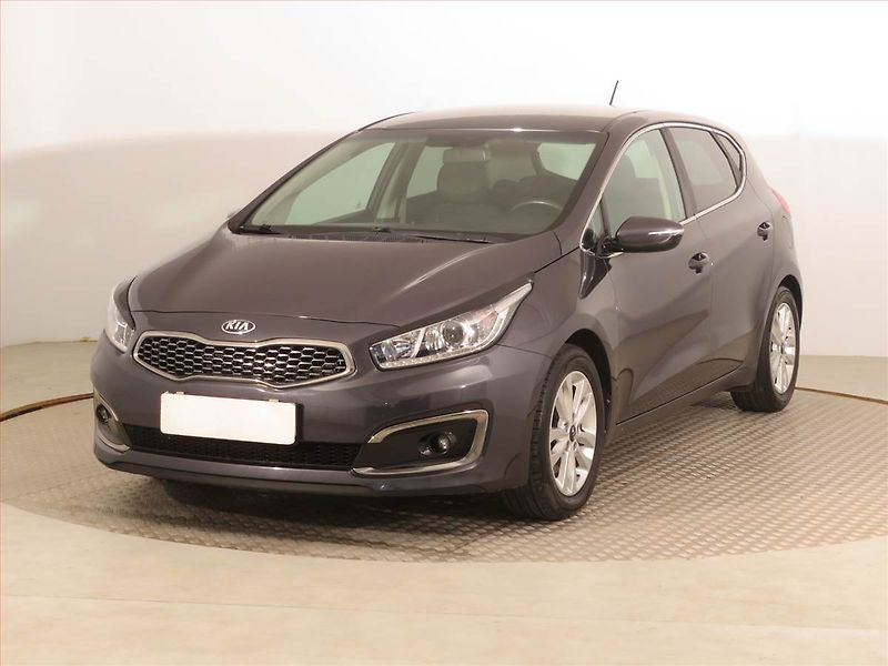 Kia Ceed (2017) 1.4 MPI, Tempomat - fotka 2 z 16