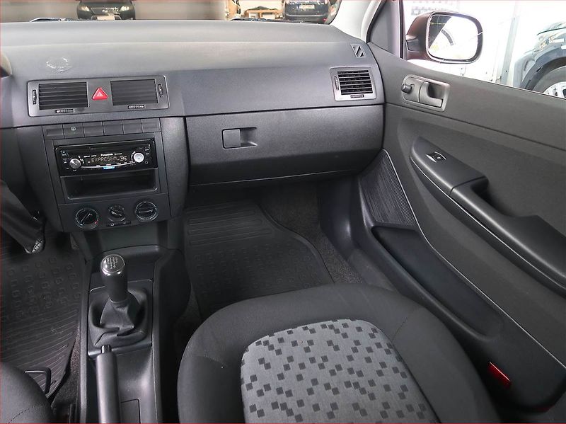Škoda Fabia (2006) 1.2 12V, jezdí dobře - fotka 8 z 14