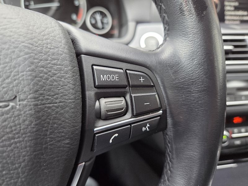 BMW Řada 5 525d xDrive ČR DPH  - fotka 21 z 44