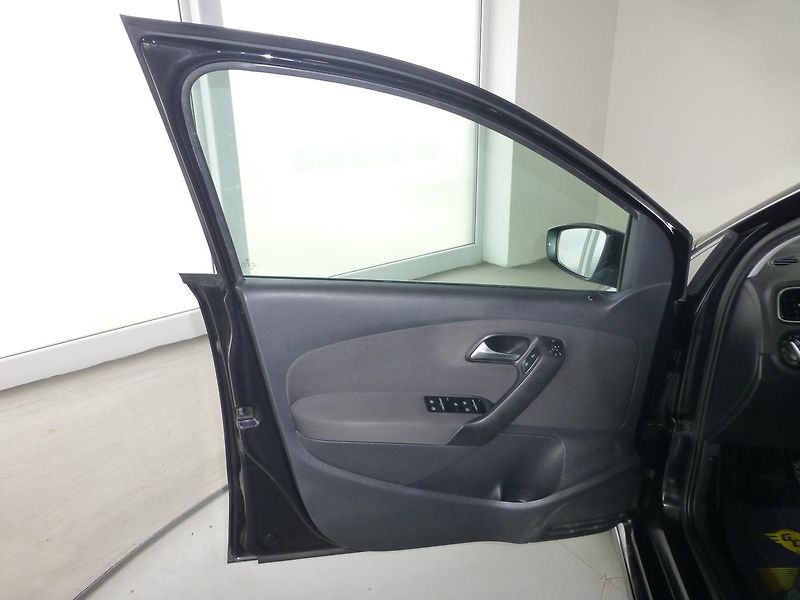 Volkswagen Polo (2013) 1,2TSI*ALU*PARK*VYHŘ.S**R-LINE - fotka 10 z 25