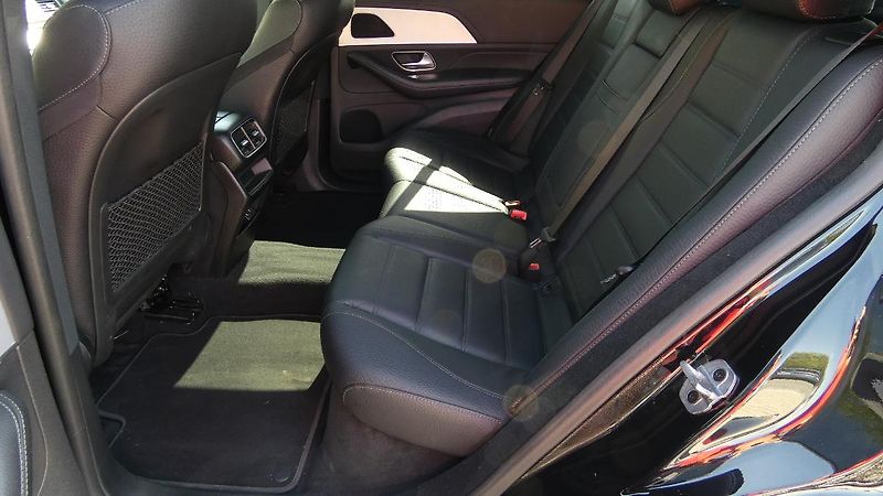 Mercedes-Benz GLE 300d 4Matic - fotka 20 z 26