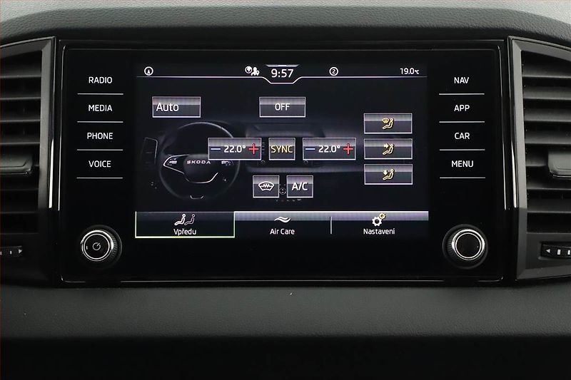 Škoda Karoq (2025) 2.0 TDI, Drive, FullLed - fotka 13 z 17