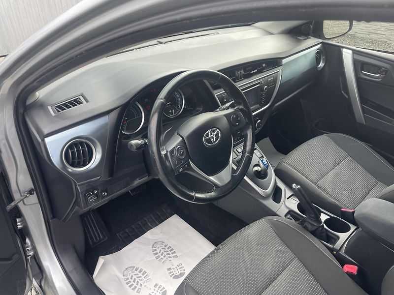 Toyota Auris 1.8i 16v HYBRID AUT SERVIS TOP - fotka 153 z 172