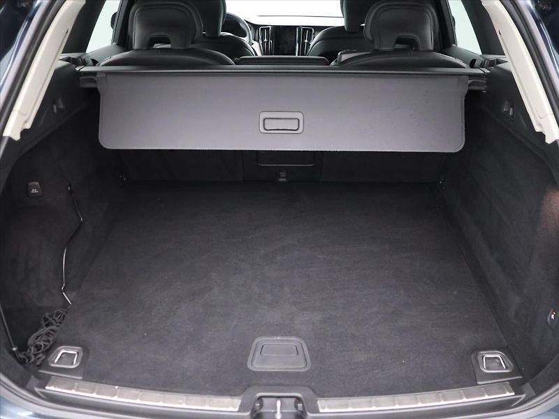 Volvo XC60 2,0 B4 AWD CZ Inscription DPH - fotka 10 z 33