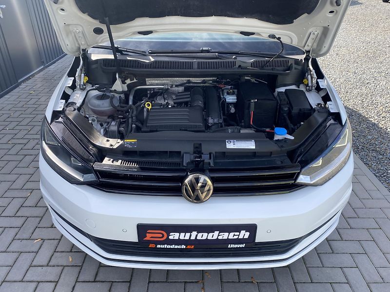 Volkswagen Touran 1.4TSI 110kW-1xMAJ-7MÍST-NAVI - fotka 42 z 44