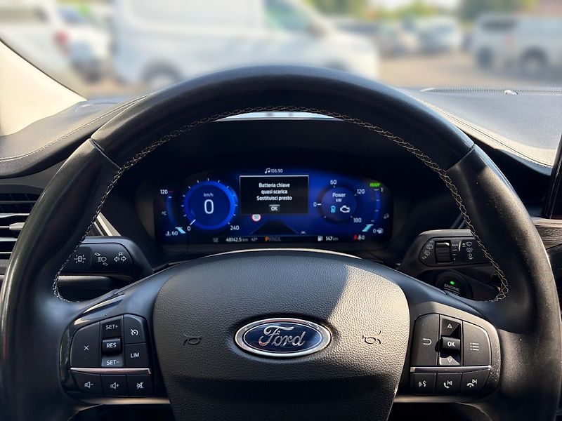Ford Kuga 4x4 2,5HEV VIGNALE TOP VÝBAVA - fotka 8 z 20