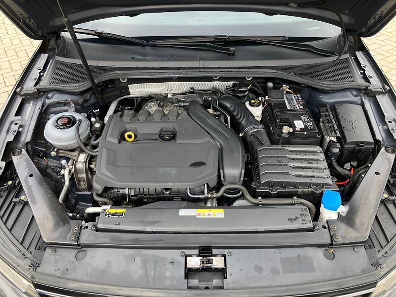 Volkswagen Passat Variant (2022) 1.5TSI 110kW DSG BUSINESS EVO - fotka 32 z 34