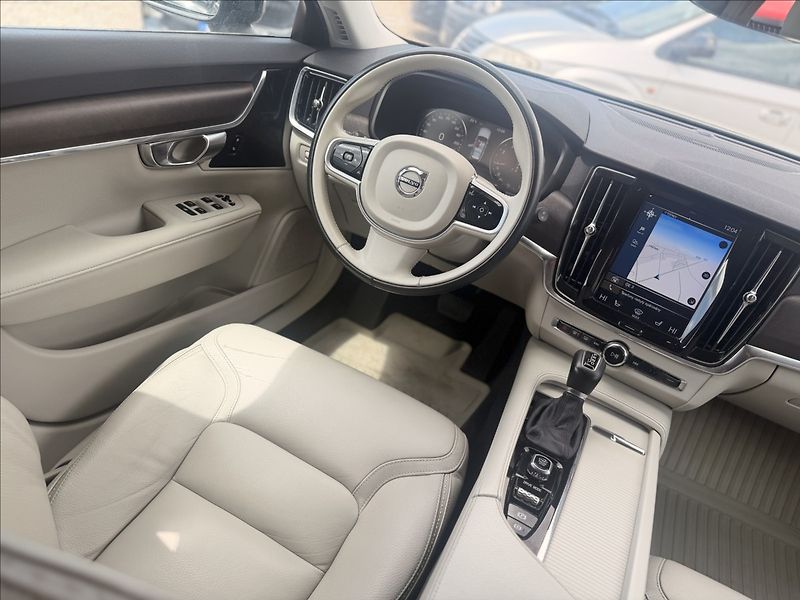Volvo V90 2,0 CROSS COUNTRY DPH NOVÉ ČR - fotka 21 z 31
