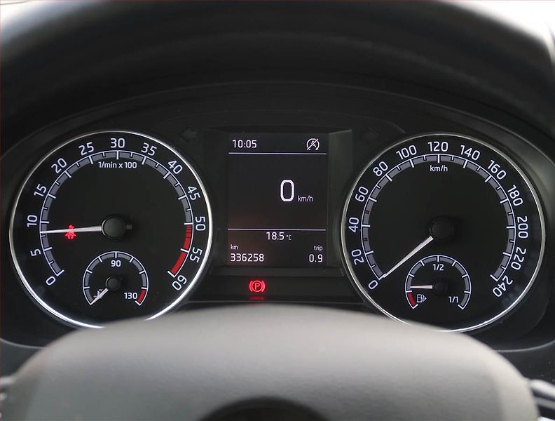 Škoda Rapid (2017) Spaceback 1.4 TDI, po STK - fotka 11 z 16