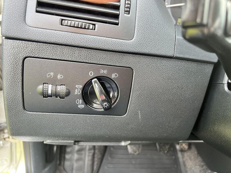 Škoda Fabia 1.4 59KW,TZ,KLIMA,TEMPOMAT,ESP - fotka 37 z 45