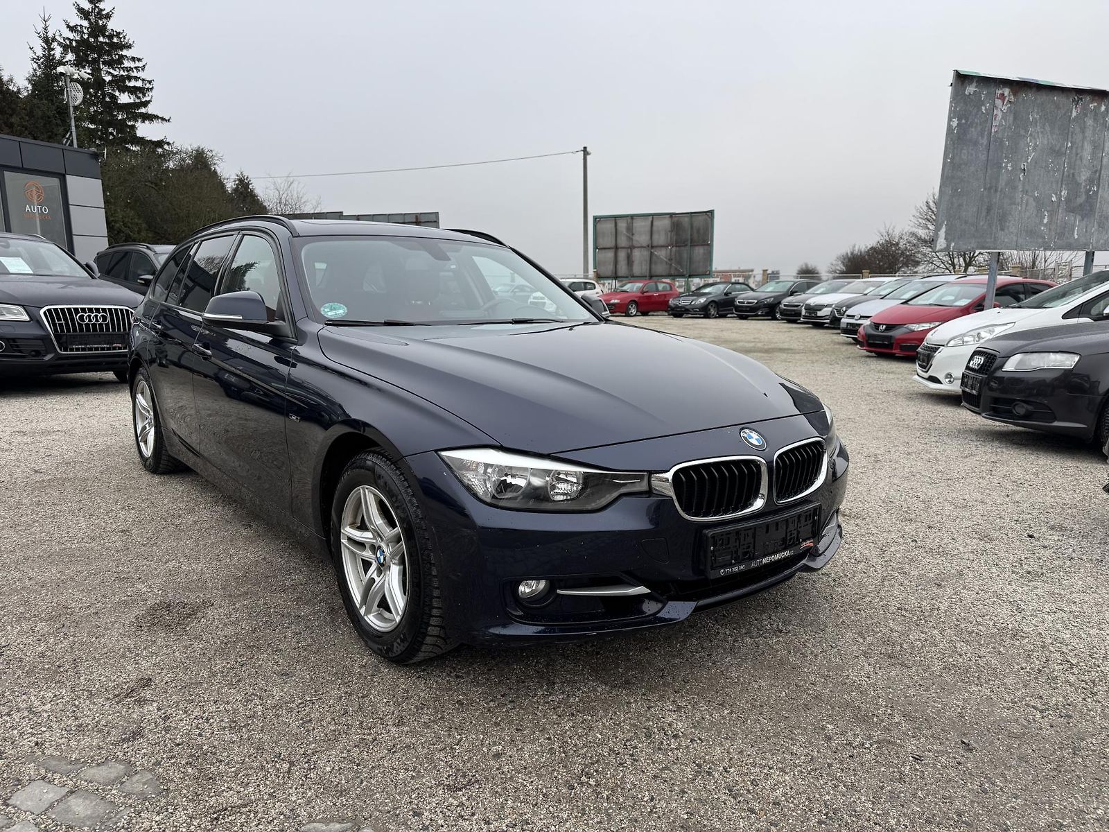 BMW Řada 3 BMW320i 135Kw sport REZERVACE