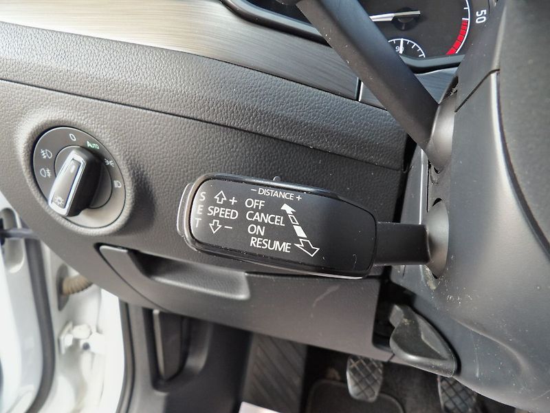 Škoda Superb 2.0TDI Style ČR Canton ACC Kam - fotka 32 z 36