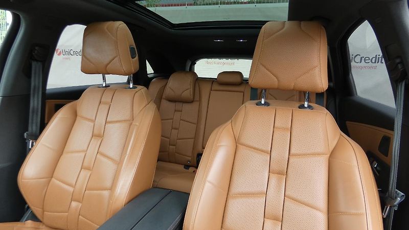 DS Automobiles DS7 Crossback 1.6 E-TENSE 4x4 Pluq-in Hybrid - fotka 7 z 25