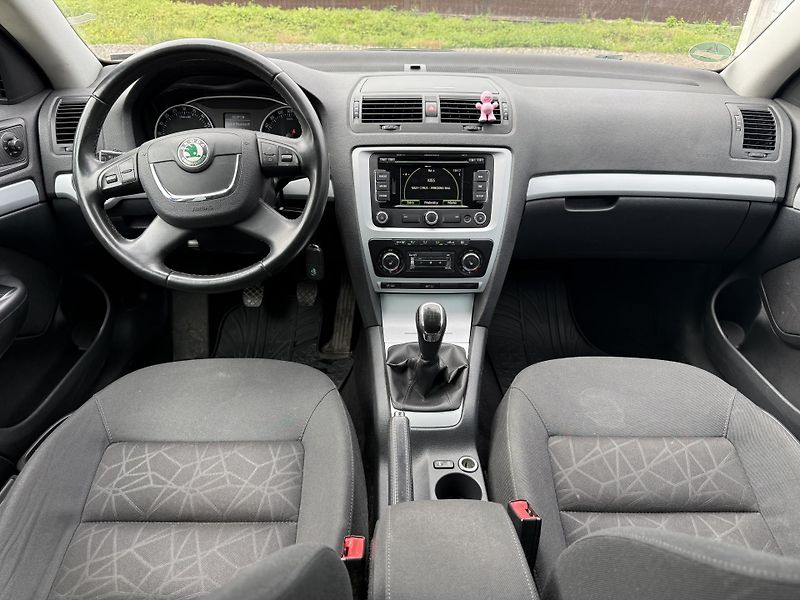 Škoda Octavia 1,6TDI 77kW XENONY - fotka 9 z 20