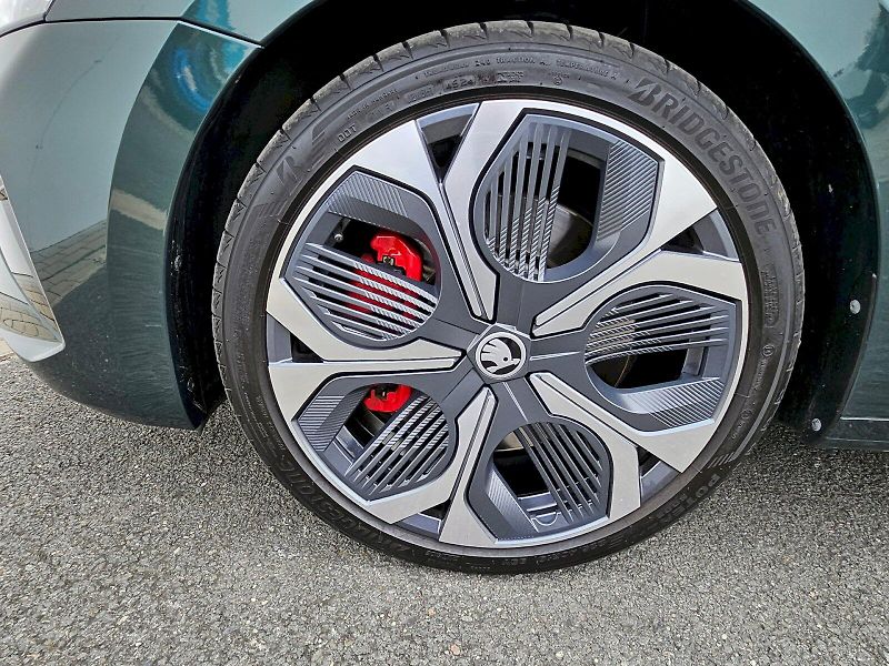 Škoda Octavia (2025) RS 2,0TSI A7F - fotka 28 z 29