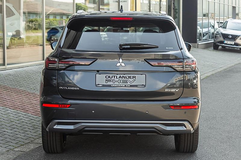 Mitsubishi Outlander (2025) 2,4 PHEV 4WD  Instyle - fotka 7 z 8